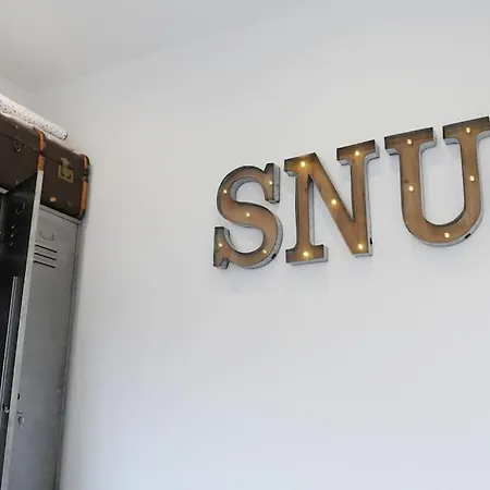 아파트 The Snug *